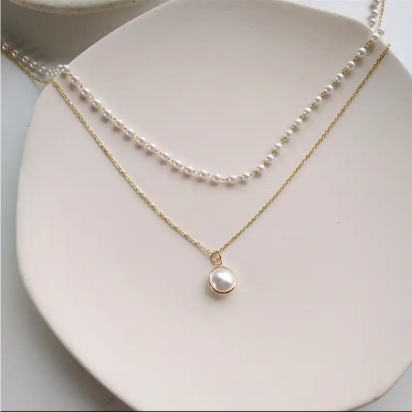 Jewelry - Beautiful Double Layered Gold Pearl Necklace